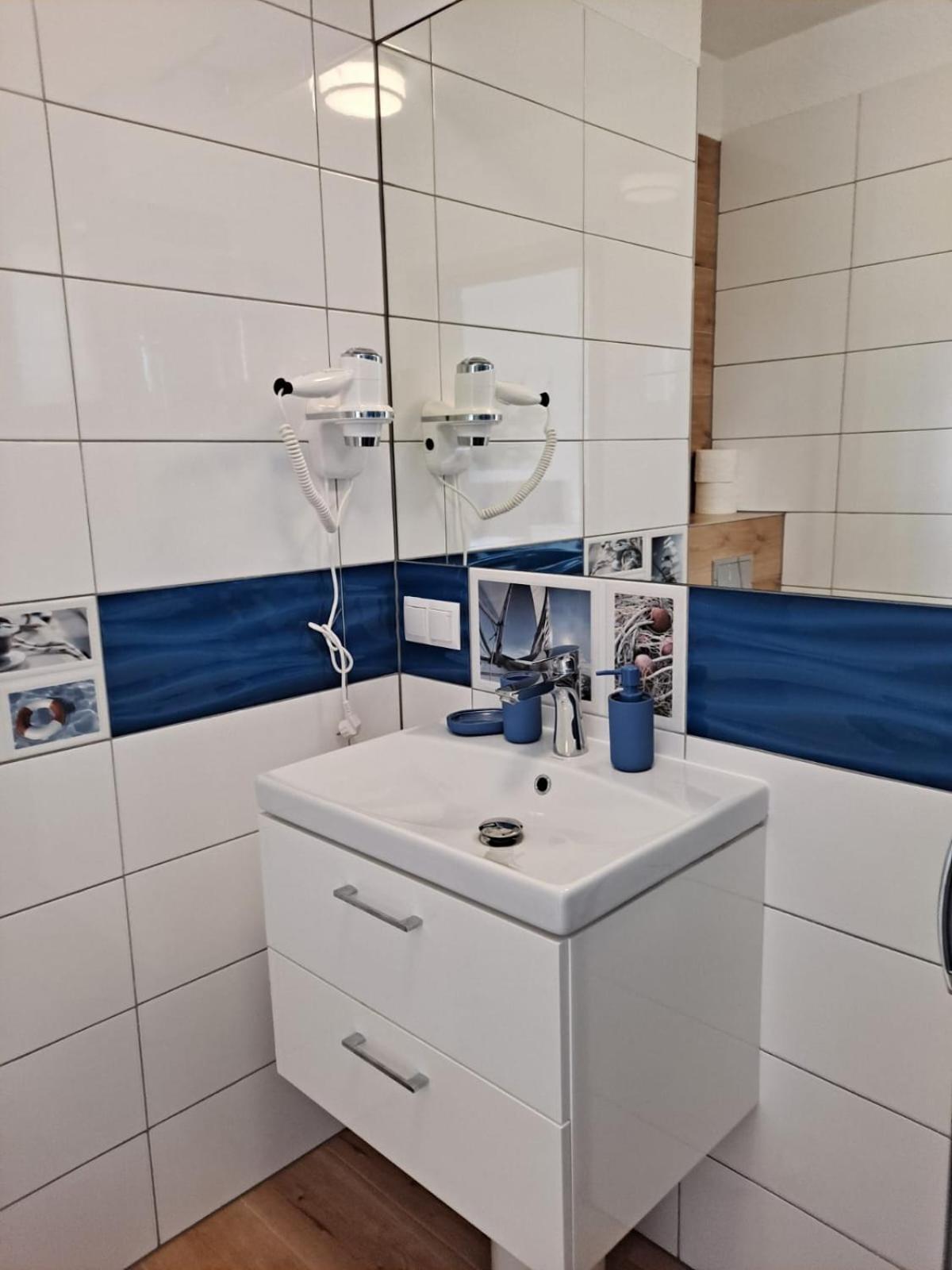 Domki I Pokoje Baltimor Grzybowo  Room photo